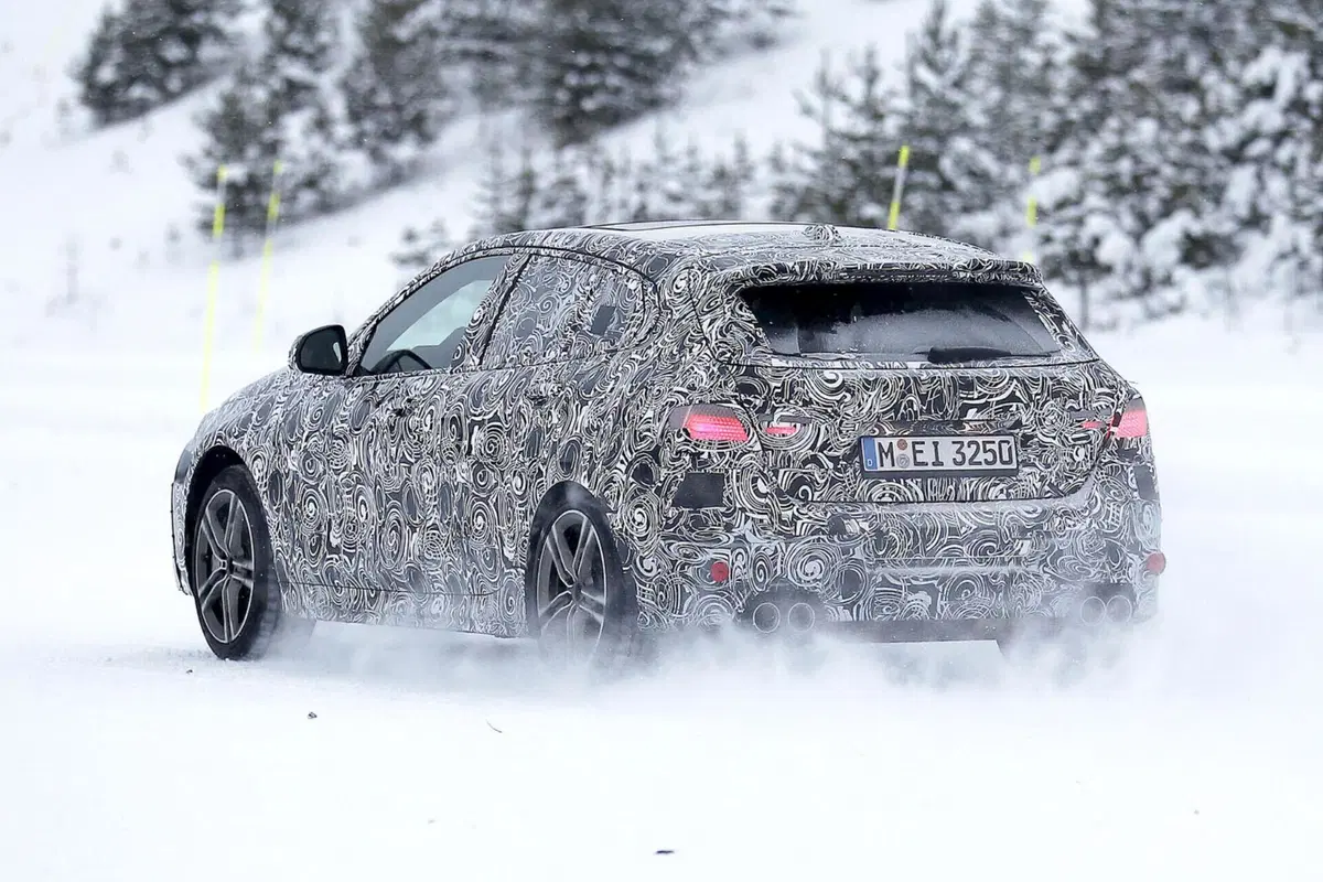 BMW Serie 1, ecco le foto spia del nuovo Facelift  (12)