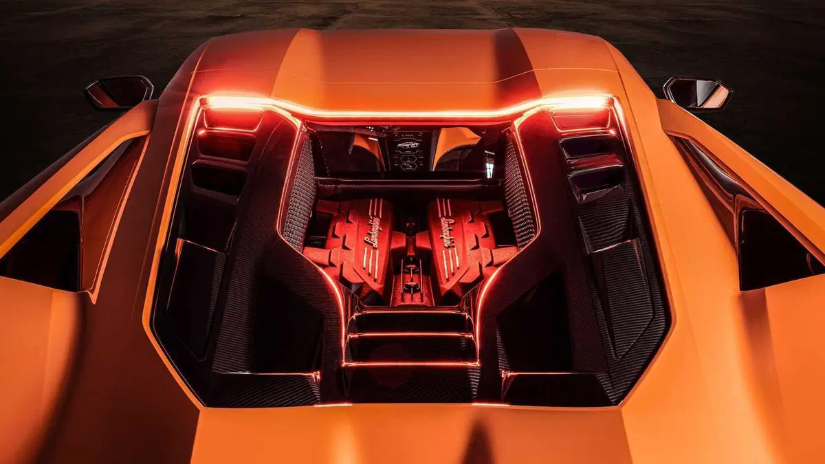 Lamborghini Revuelto è la nuova Aventador, 12 cilindri aspirato e ibrido, più di 1.000 CV (2)
