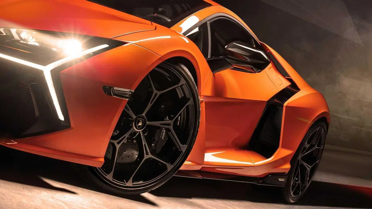 Lamborghini Revuelto è la nuova Aventador, 12 cilindri aspirato e ibrido, più di 1.000 CV (3)