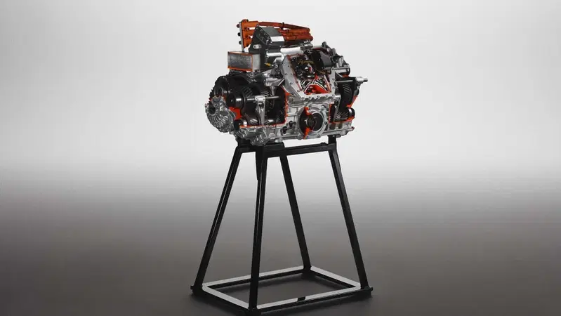 Il gruppo cambio a doppia frizione trasversale e il motore elettrico posteriore