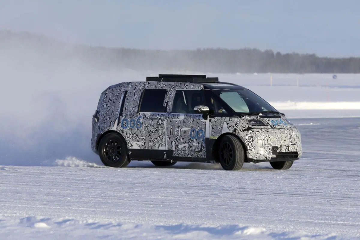 Zeekr Robotaxi: di traverso sulle strade innevate [Foto Spia] (3)