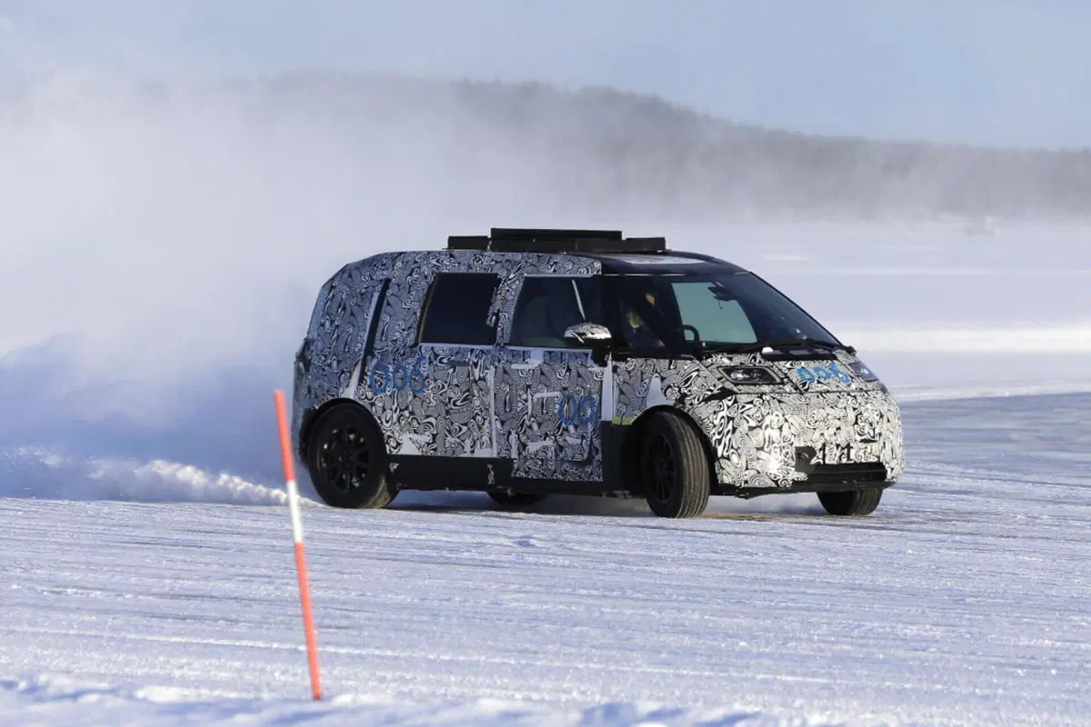 Zeekr Robotaxi: di traverso sulle strade innevate [Foto Spia] (7)