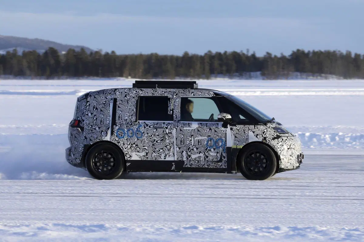 Zeekr Robotaxi: di traverso sulle strade innevate [Foto Spia] (8)