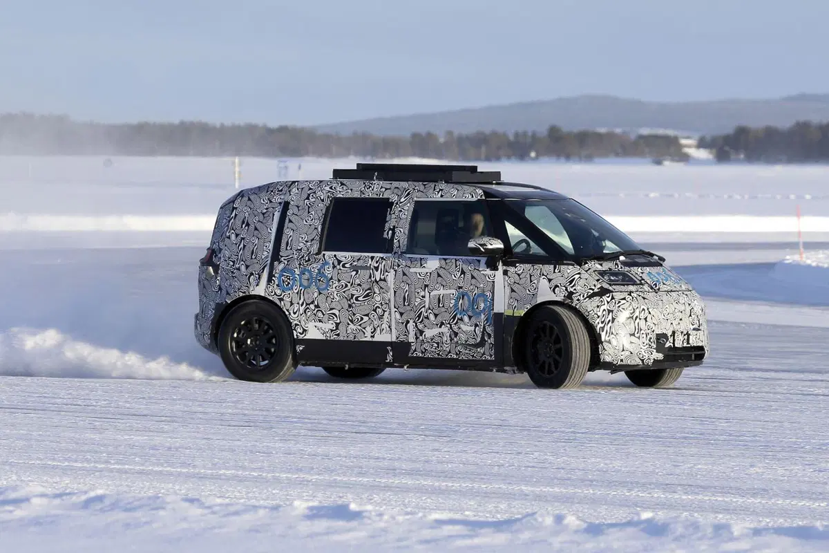Zeekr Robotaxi: di traverso sulle strade innevate [Foto Spia] (9)