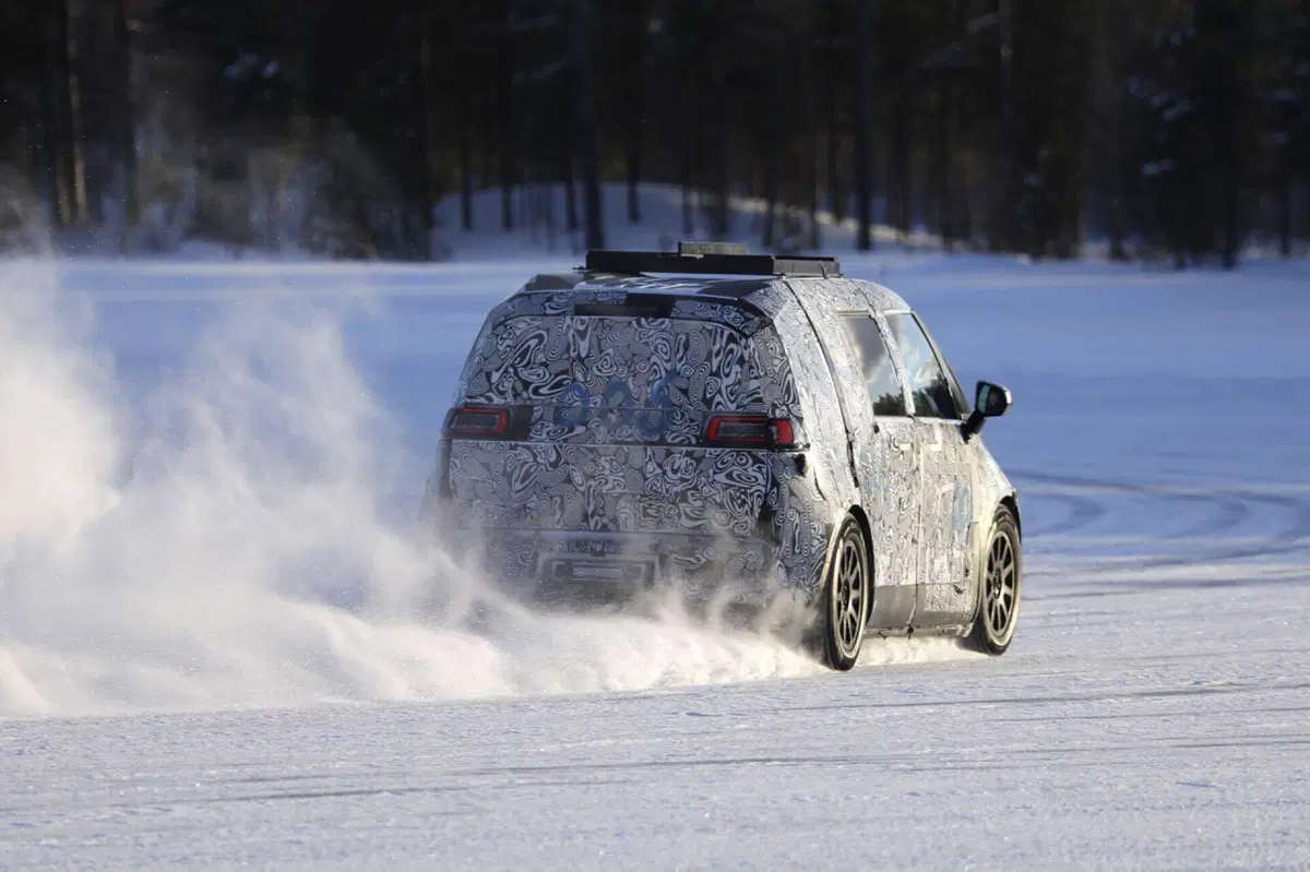 Zeekr Robotaxi: di traverso sulle strade innevate [Foto Spia] (11)