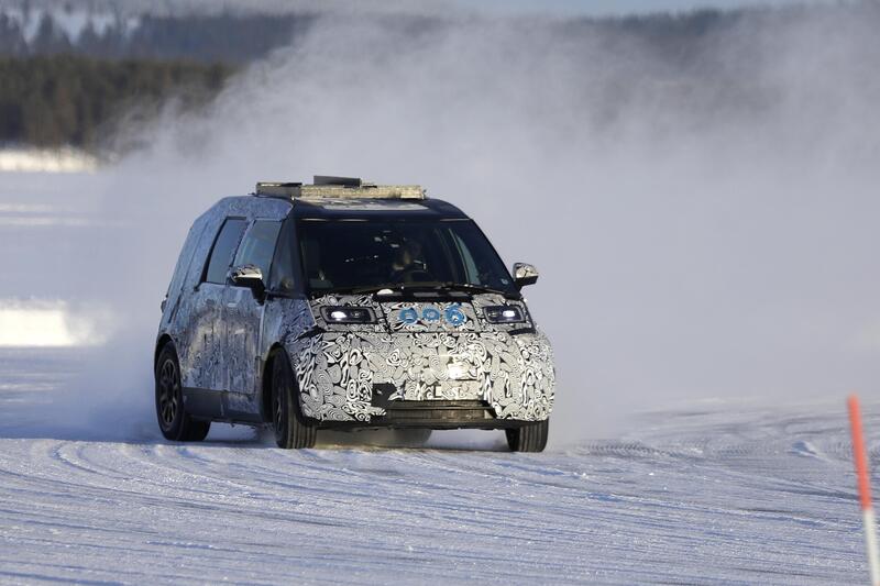 Zeekr Robotaxi: di traverso sulle strade innevate [Foto Spia]