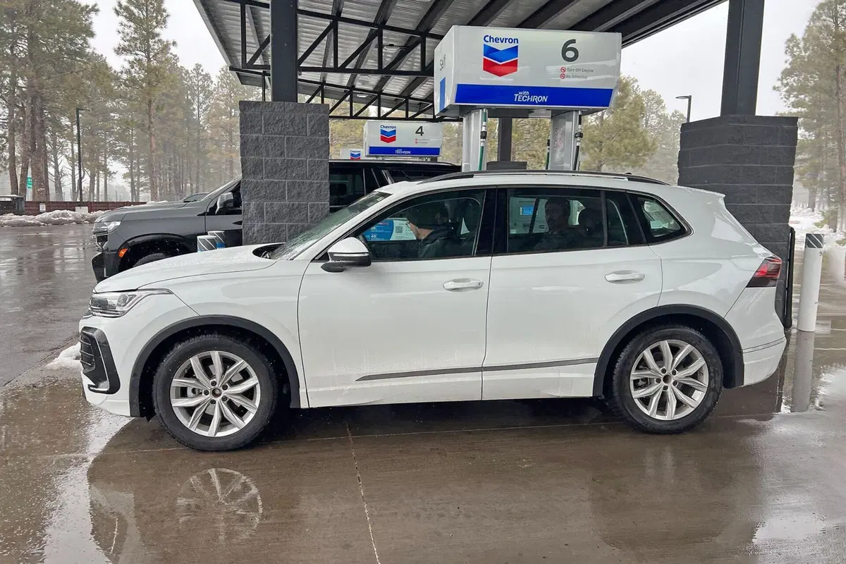 Volkswagen Tiguan, la terza generazione è in arrivo entro il 2023 [Video Spia] (2)