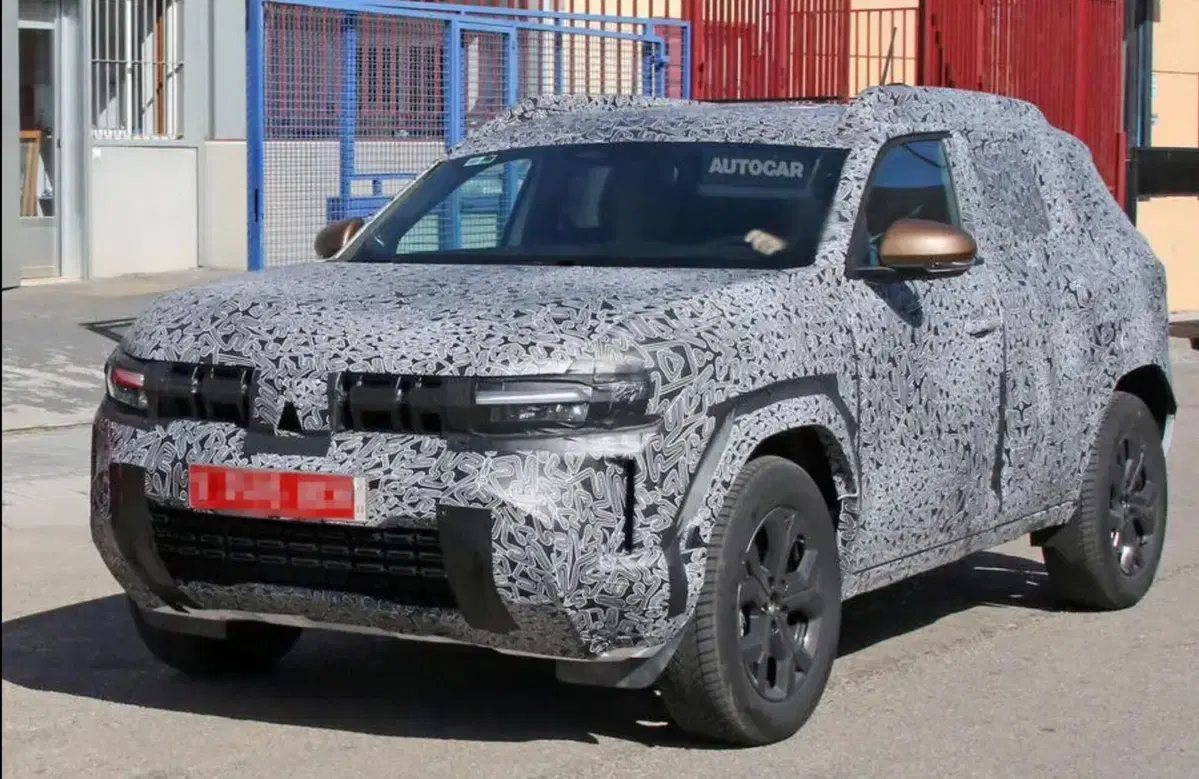 Dacia Duster 2024, cambia tutto: nuovi motori, interni e design (6)