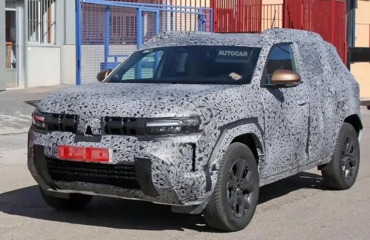 Dacia Duster 2024, cambia tutto: nuovi motori, interni e design (7)