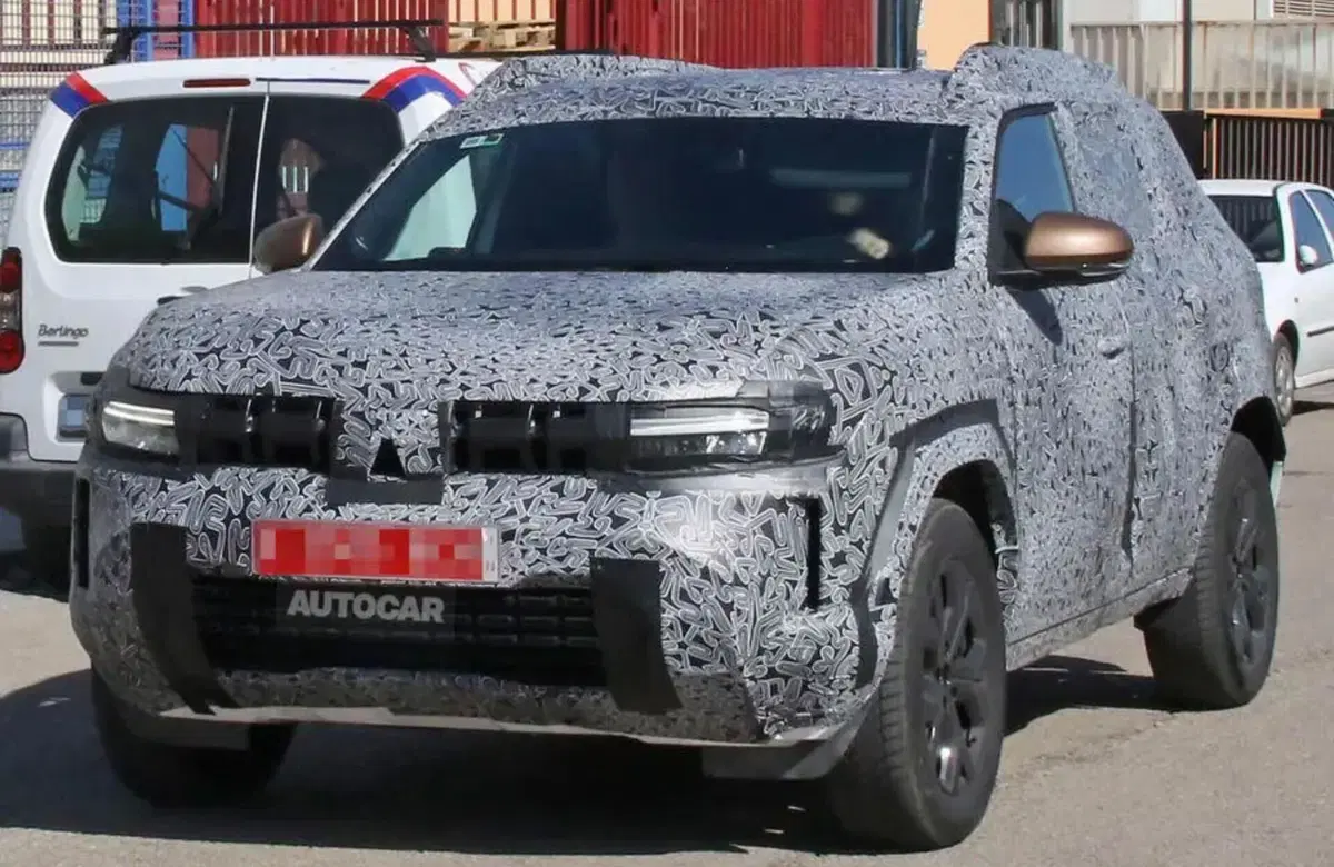 Dacia Duster 2024, cambia tutto: nuovi motori, interni e design (10)