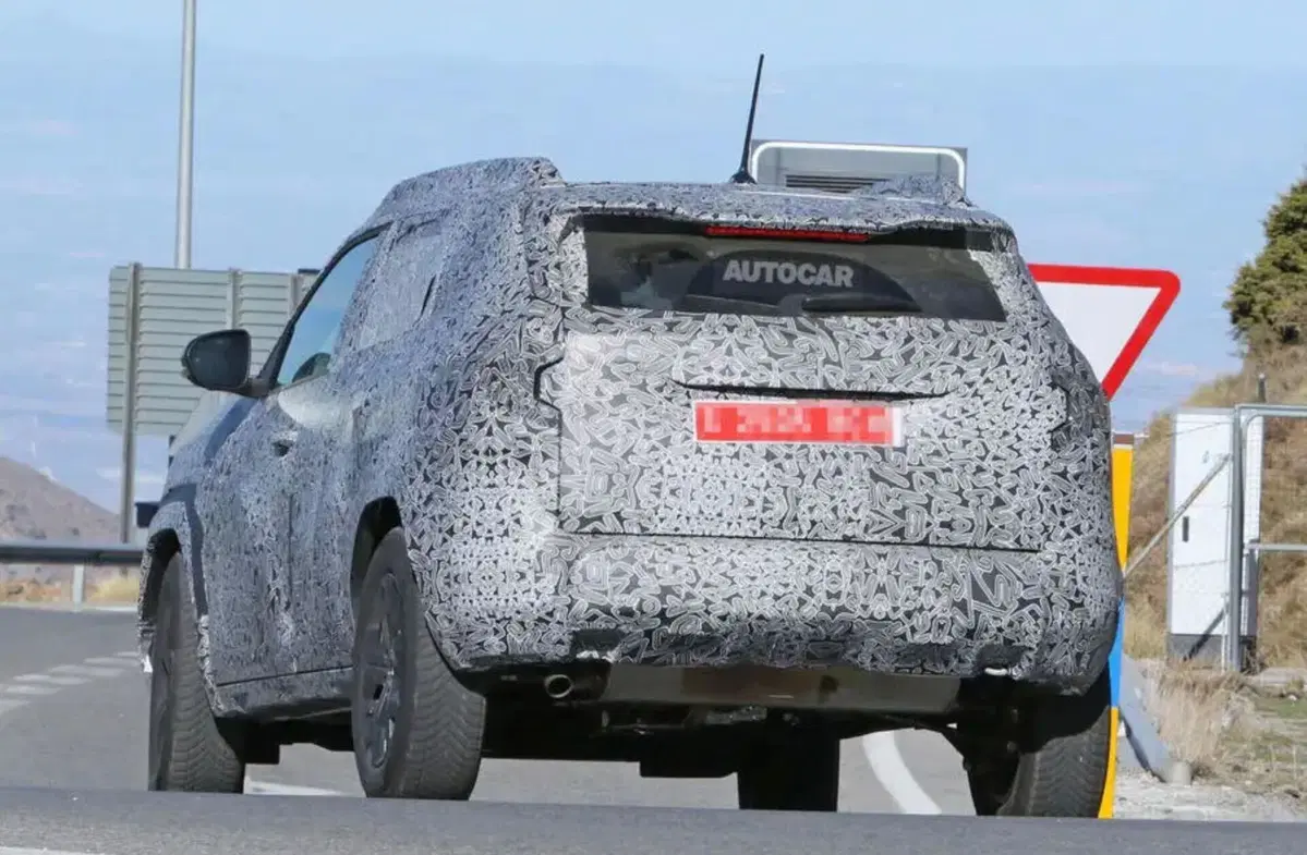 Dacia Duster 2024, cambia tutto: nuovi motori, interni e design (15)