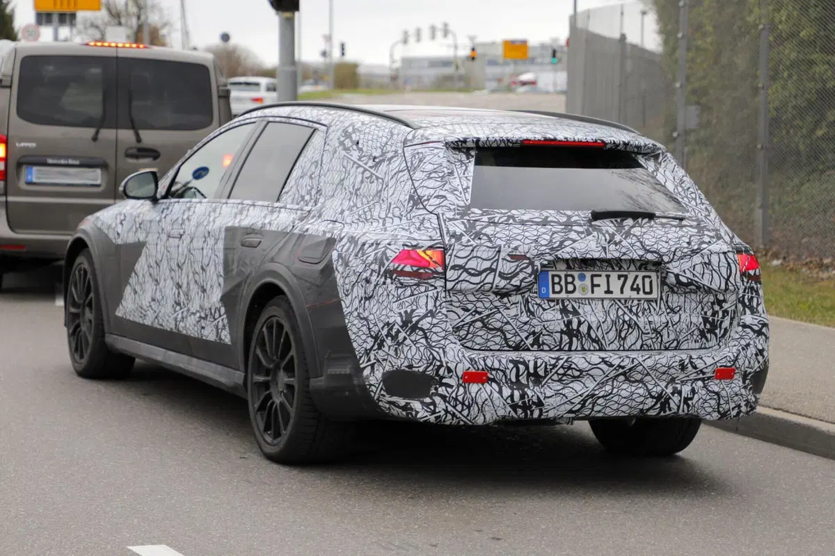 Mercedes Classe E All-Terrain: ecco la nuova generazione [Foto Spia] (10)
