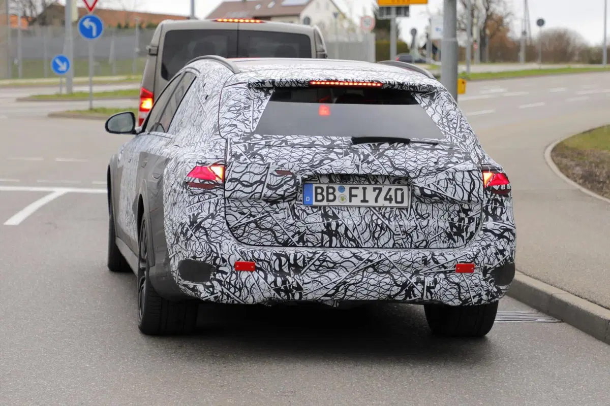 Mercedes Classe E All-Terrain: ecco la nuova generazione [Foto Spia] (11)