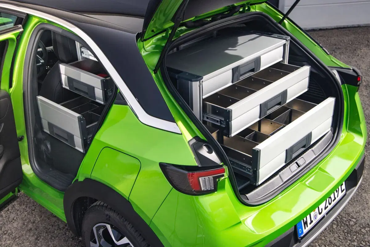 Opel Mokka Elettrica Vario 3, un posto per tutto, superprofessionale 