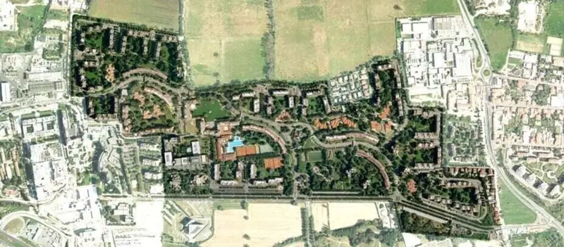 La vista aerea di Milano 2, citt&agrave; "senza auto"
