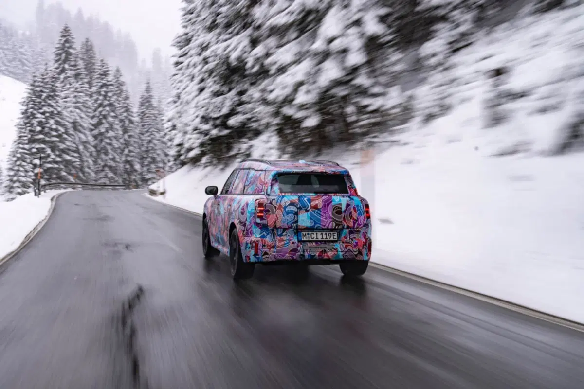 Mini Suv elettrica, taglia XL, ecco le foto spia (8)