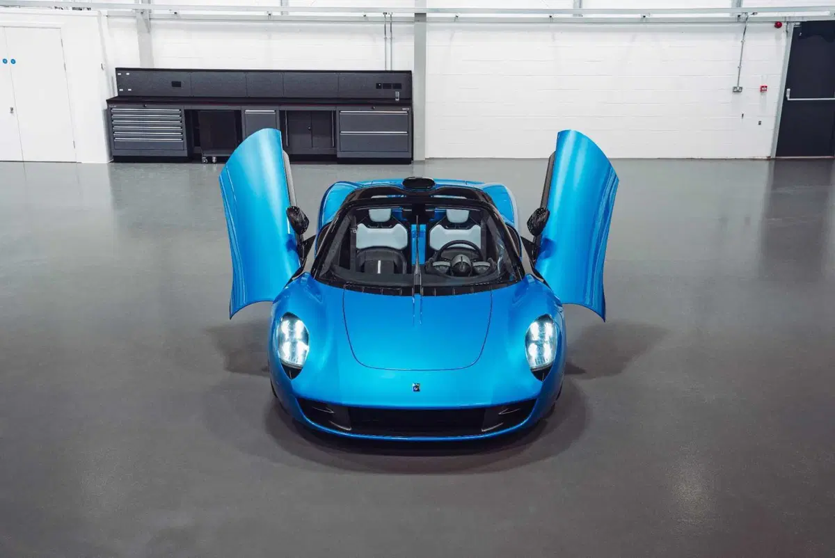 Gordon Murray T.33 Spider - 3.9L V12 Cosworth (2023) (11)