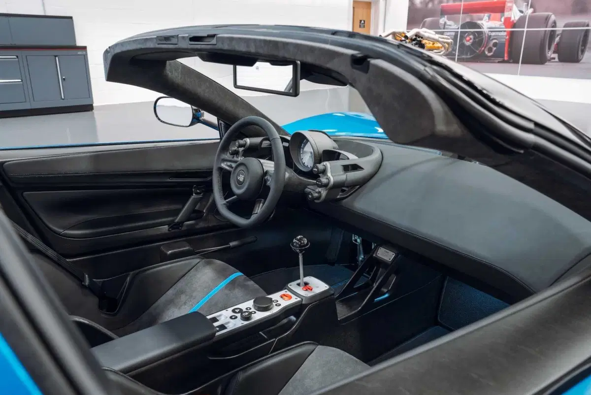 Gordon Murray T.33 Spider - 3.9L V12 Cosworth (2023) (31)