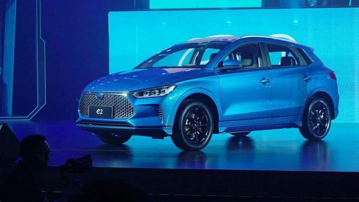 Nuova BYD e2, ecco la nuova hatchback elettrica (5)