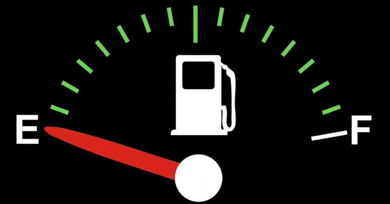 "Aiuto! sono in riserva": quanto si pu&ograve; viaggiare con la spia accesa?