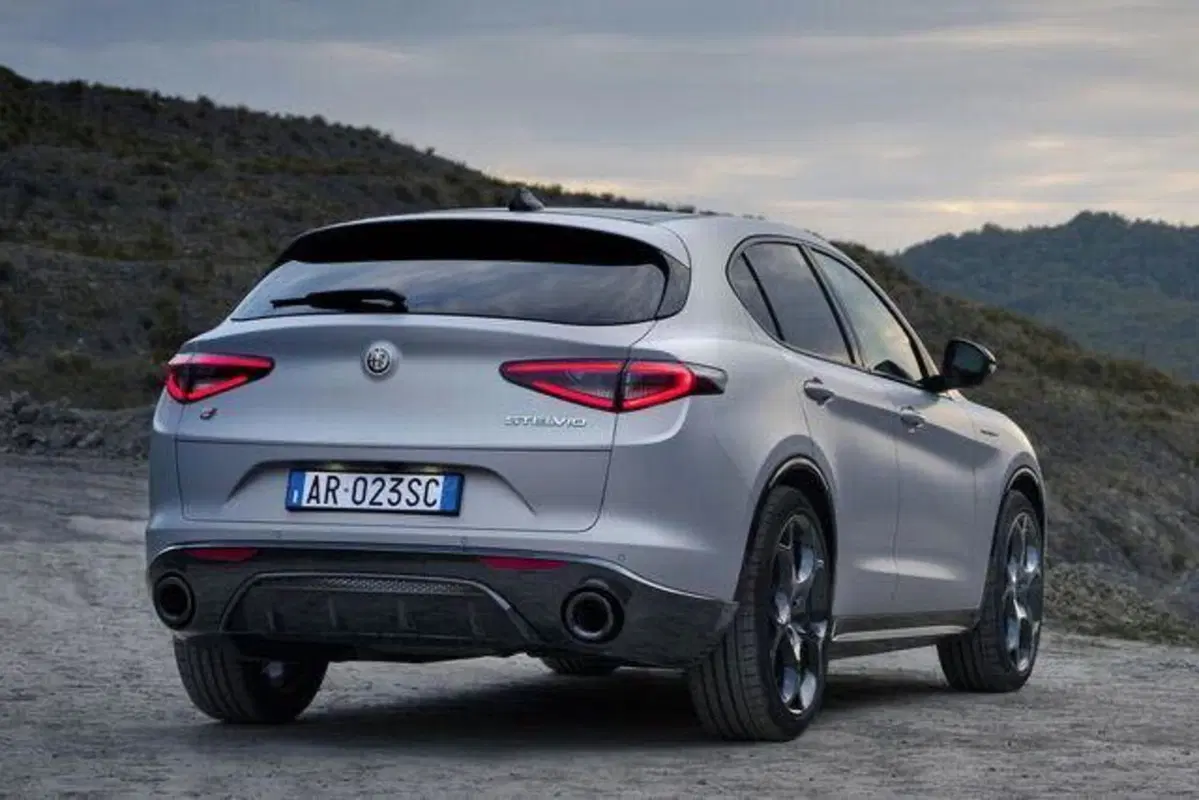 Scende in campo e le ha tutte contro: nuova Alfa Romeo Stelvio restyling top e flop (2)