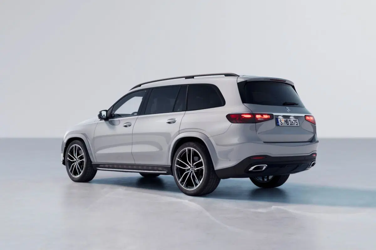 Mercedes GLS 2023: nuovo Facelift e più potenza ai motori (5)