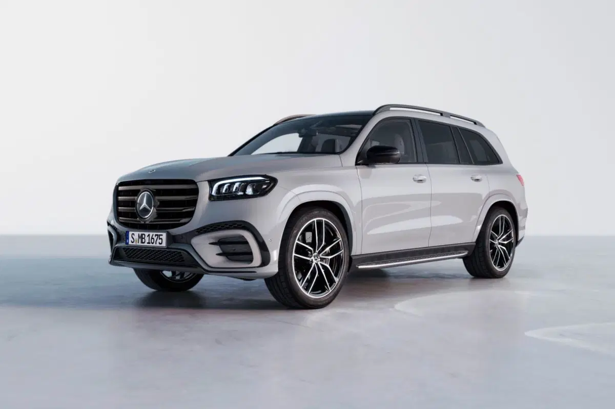 Mercedes GLS 2023: nuovo Facelift e più potenza ai motori (7)