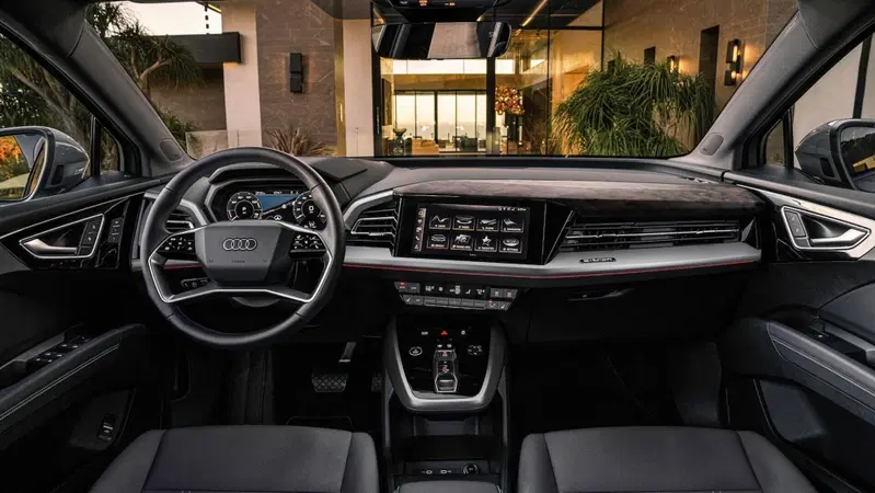 Audi Q4: se vuoi questa funzione, compratela! Il messaggio &egrave; un po' scocciante