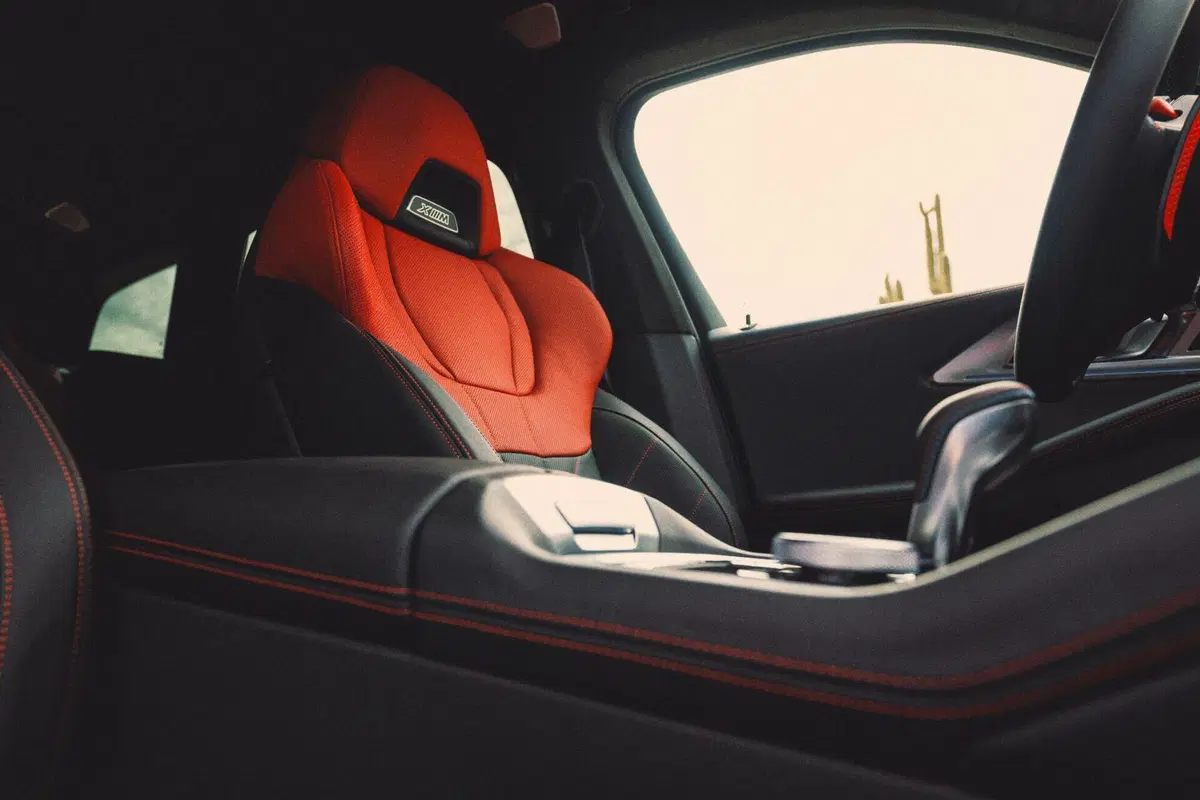 BMW XM Label Red: 500 esemplari ad alto tasso di insolenza (14)