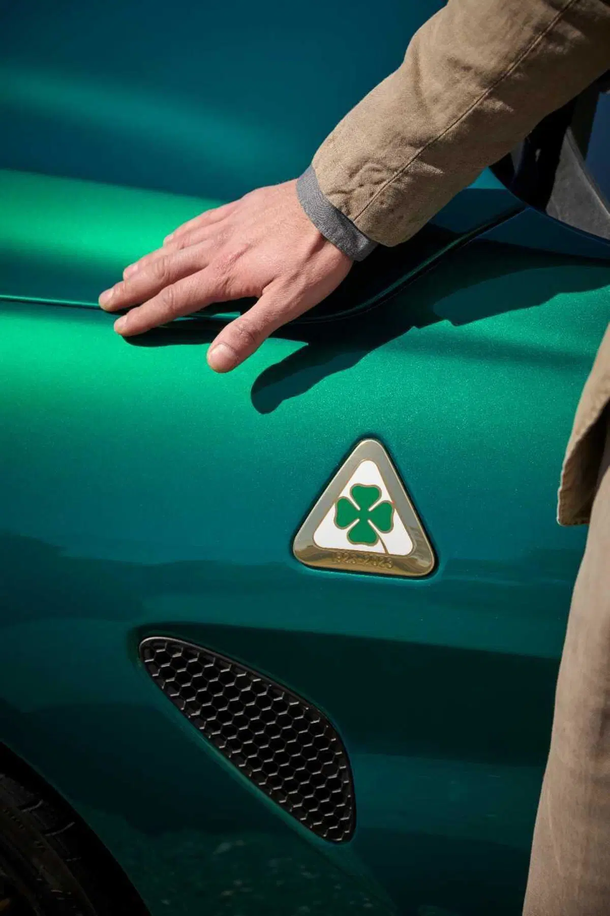 Alfa Romeo Giulia Quadrifoglio 100° anniversario: tutte le foto (18)