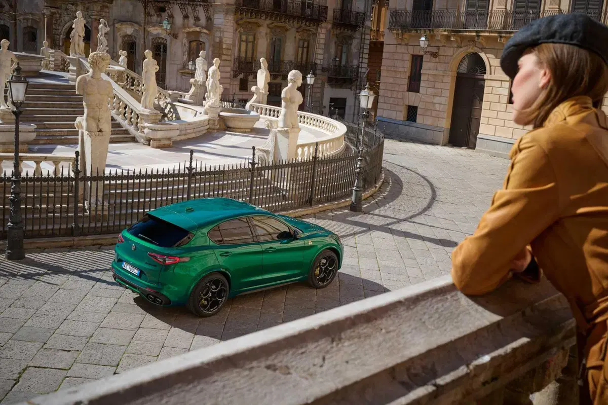 Alfa Romeo Stelvio Quadrifoglio: tutte le foto della versione 100° Anniversario (10)