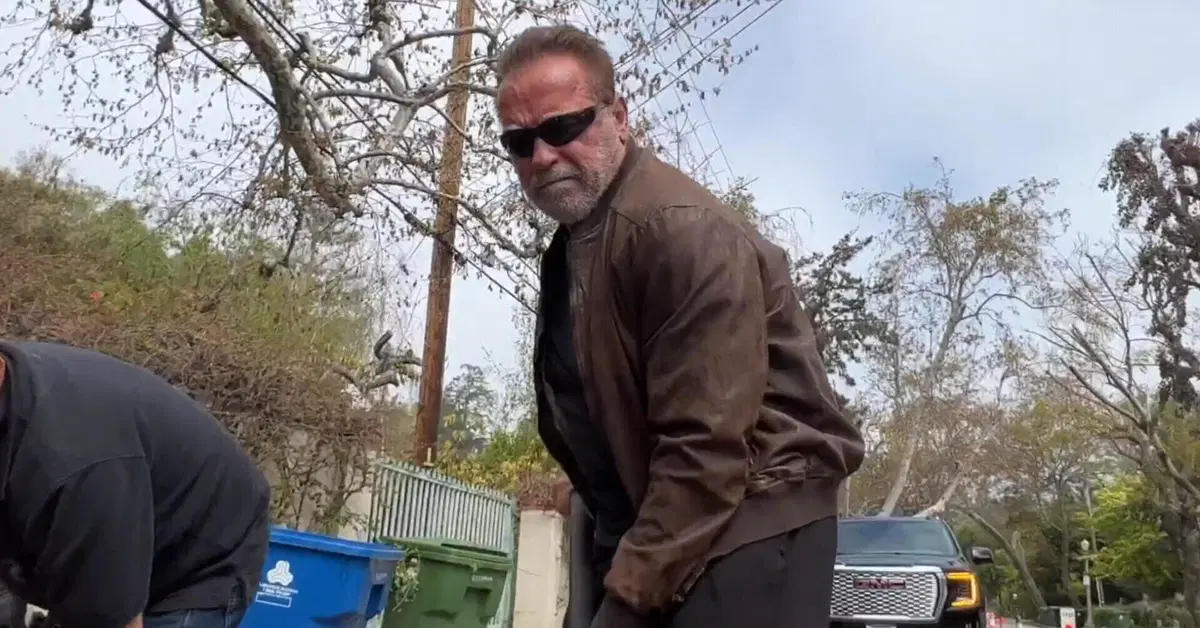 Arnold Schwarzenegger: l'ex-governatore si fa giustizia da solo contro... una buca in strada [VIDEO]