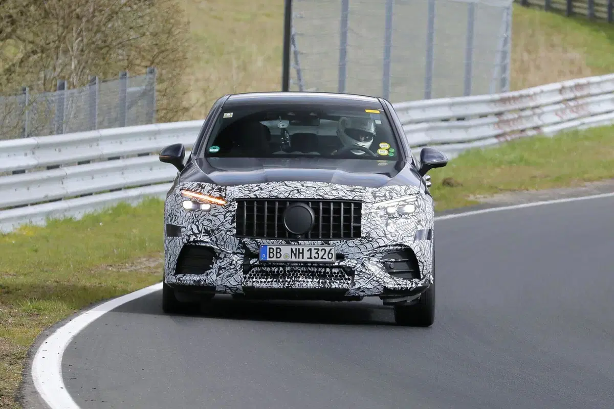 Mercedes AMG GLC 63, la nuova Coupé è in arrivo [Foto Spia] (2)