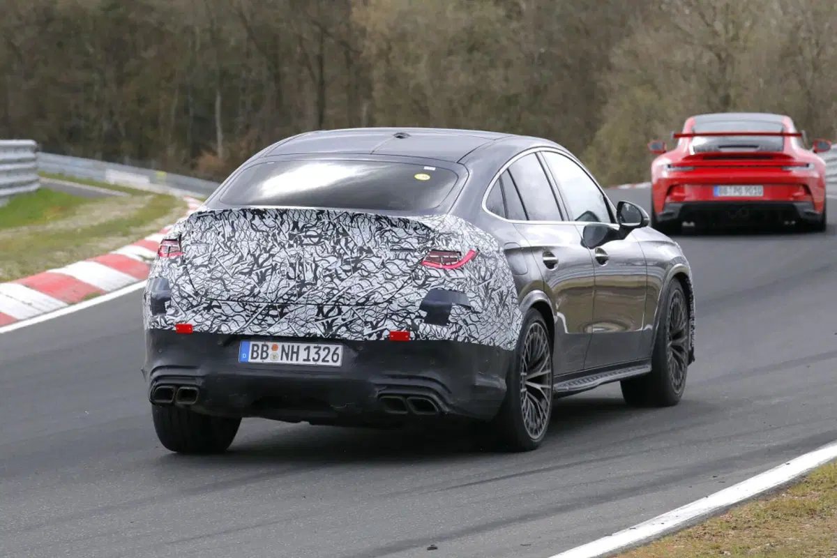 Mercedes AMG GLC 63, la nuova Coupé è in arrivo [Foto Spia] (4)