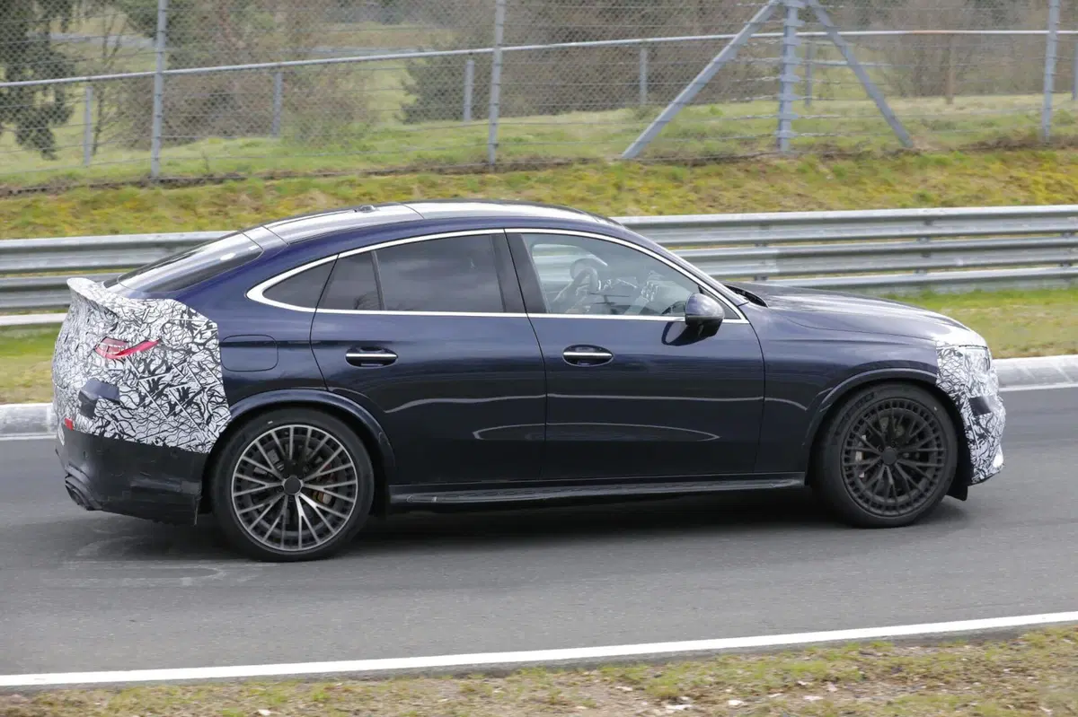 Mercedes AMG GLC 63, la nuova Coupé è in arrivo [Foto Spia] (5)