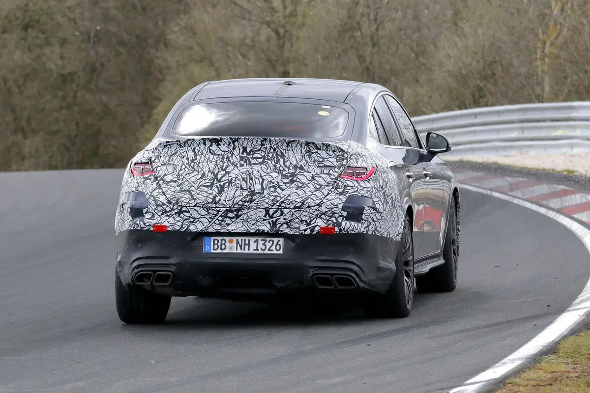 Mercedes AMG GLC 63, la nuova Coupé è in arrivo [Foto Spia] (6)