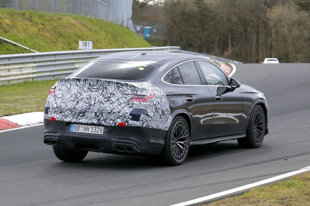 Mercedes AMG GLC 63, la nuova Coupé è in arrivo [Foto Spia] (7)