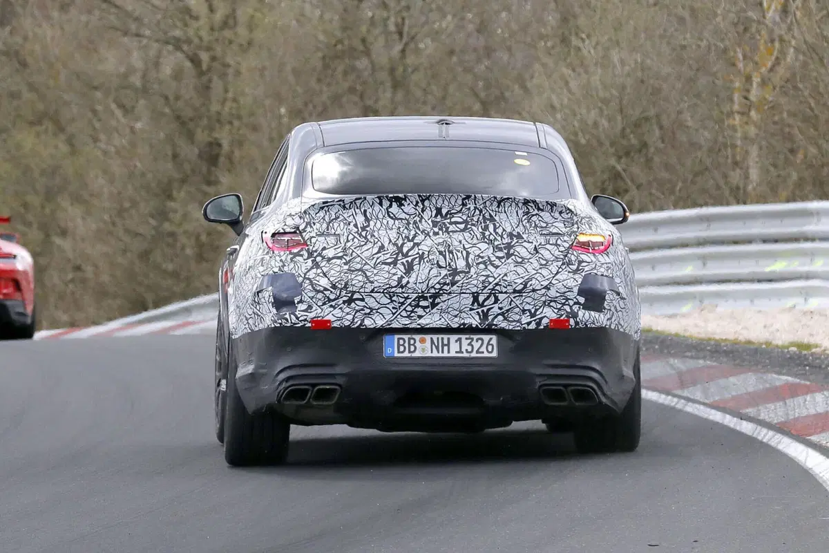 Mercedes AMG GLC 63, la nuova Coupé è in arrivo [Foto Spia] (11)
