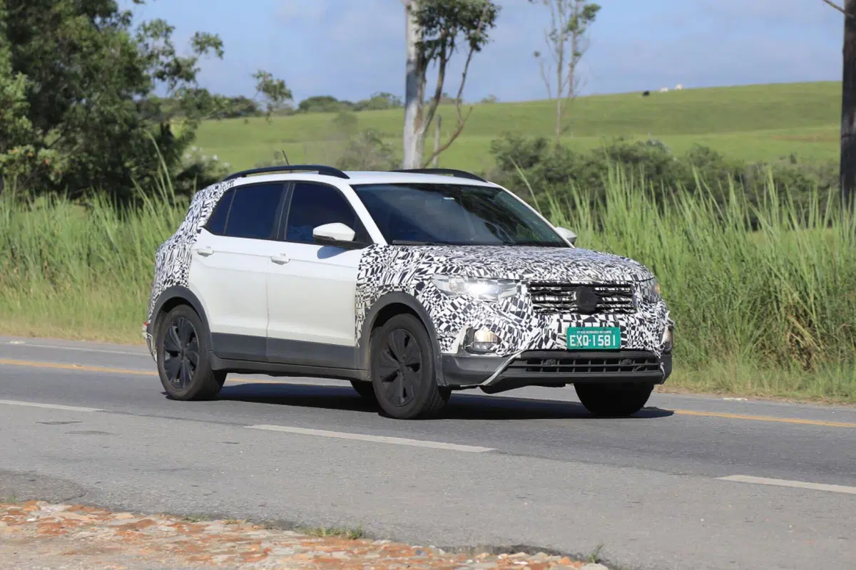 Volkswagen T-Cross, ecco il nuovo Model Year 2023 [Foto Spia] (6)