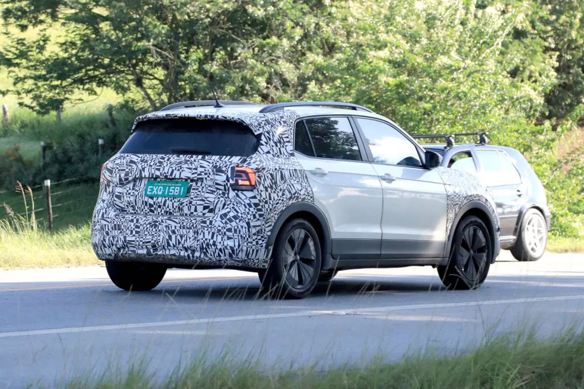 Volkswagen T-Cross, ecco il nuovo Model Year 2023 [Foto Spia] (8)