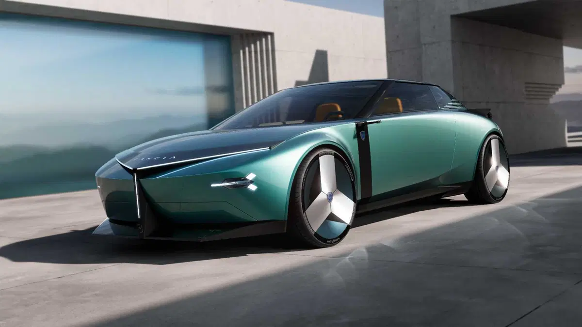Lancia PU+RA HPE: la concept tri-generazionale (14)