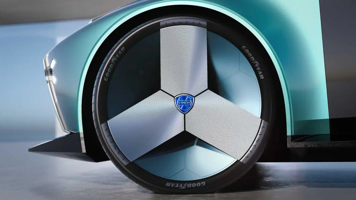 Lancia PU+RA HPE: la concept tri-generazionale (20)