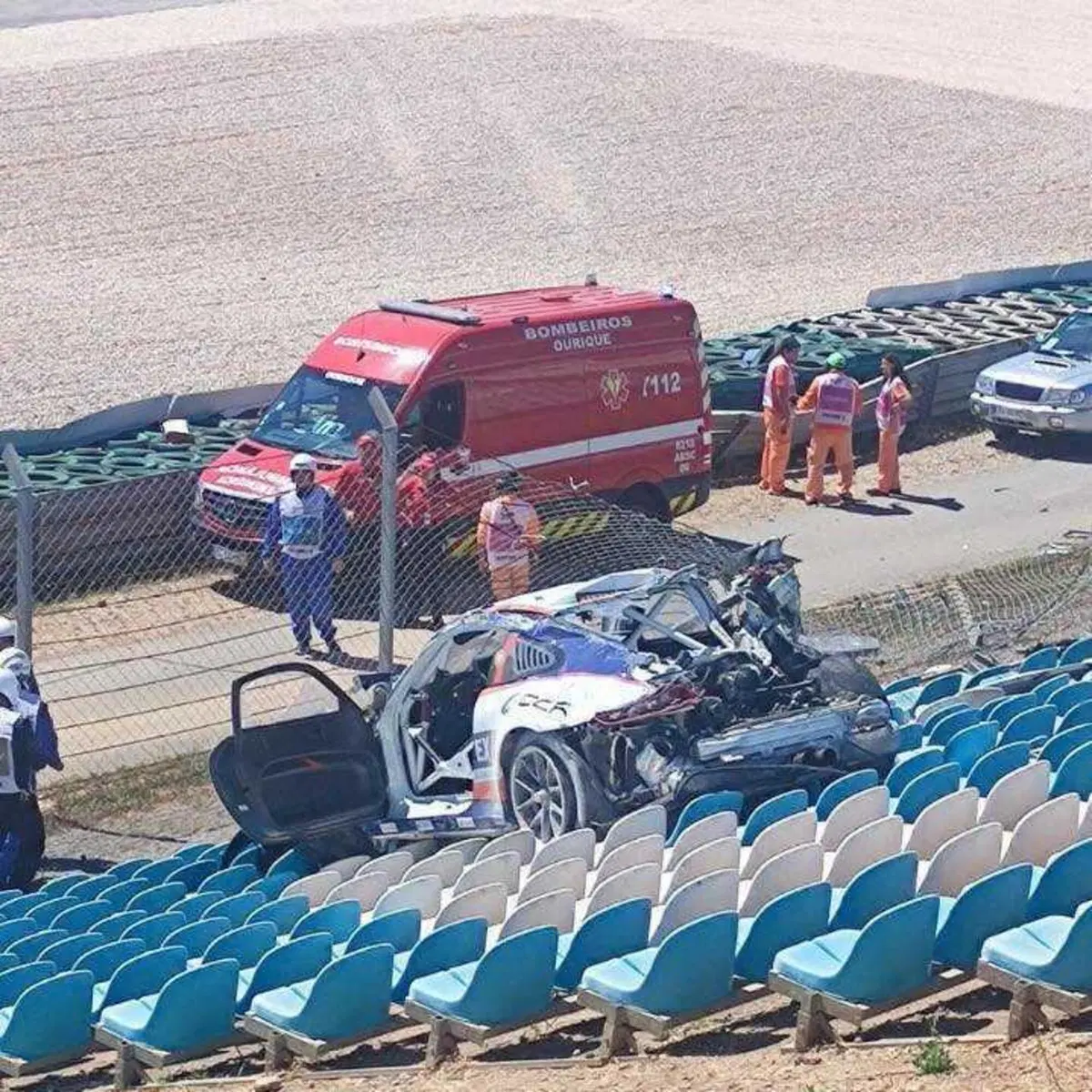 Portimao, la Porsche GT3 Cup va fuori pista sulle tribune (nessun ferito) (3)