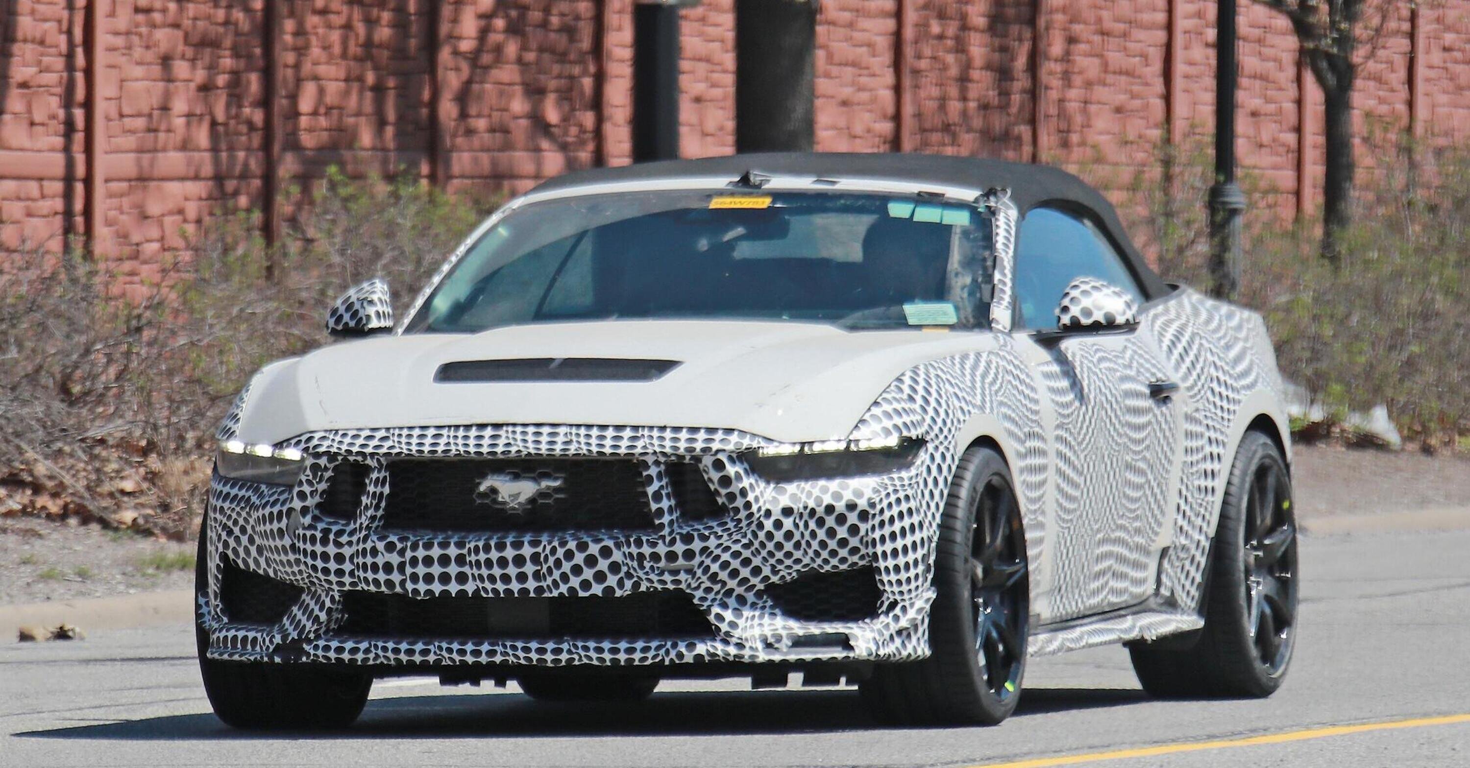 Ford Mustang Shelby GT500, il V8 ruggisce in USA [Foto Spia]