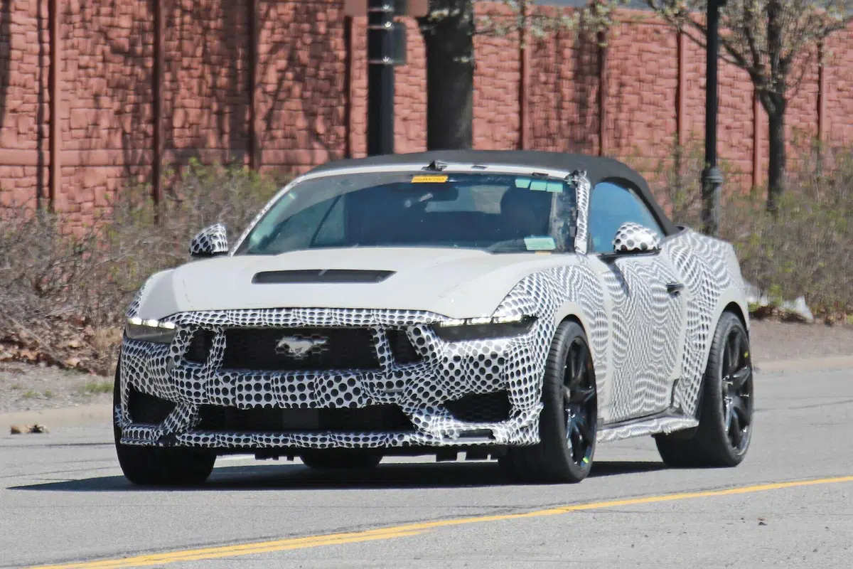 Ford Mustang Shelby GT500, il V8 ruggisce in USA [Foto Spia] (6)