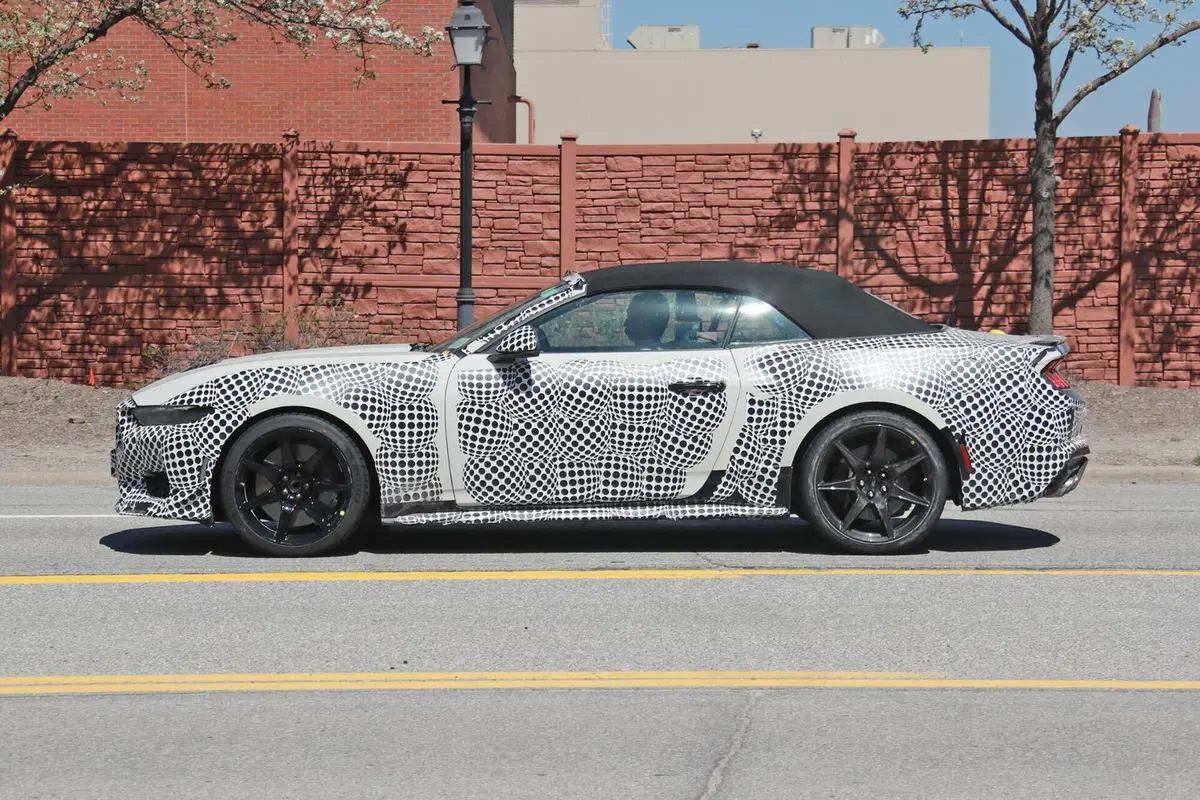 Ford Mustang Shelby GT500, il V8 ruggisce in USA [Foto Spia] (13)
