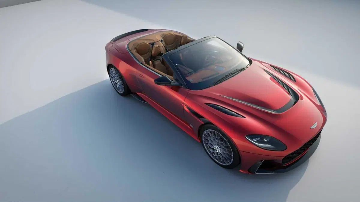 Aston Martin DBS 770 Ultimate Volante, bastano 770 Cv e 900 Nm?
