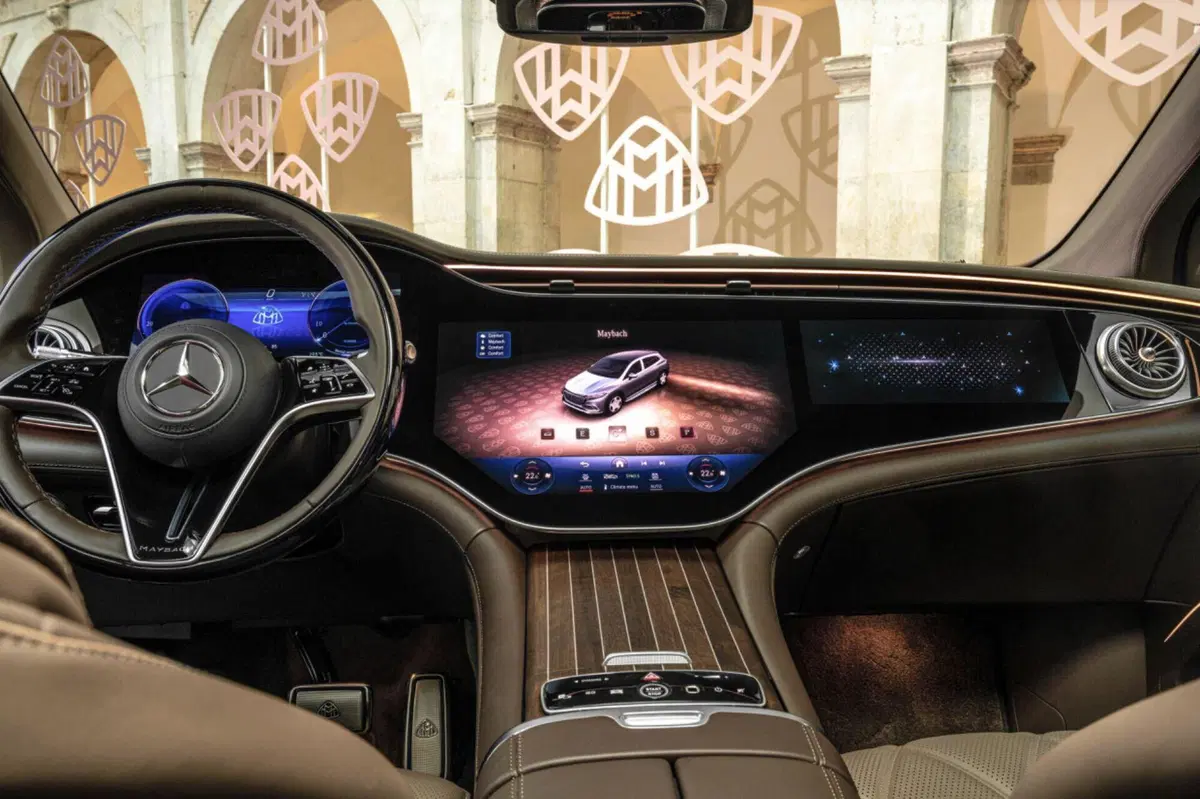 Mercedes-Maybach EQS, il prezzo parte da 200.000 euro (3)