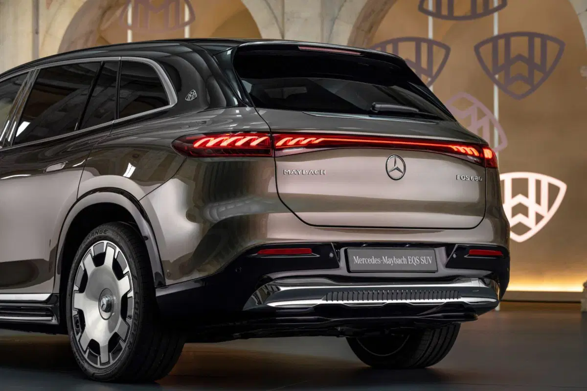 Mercedes-Maybach EQS, il prezzo parte da 200.000 euro (5)