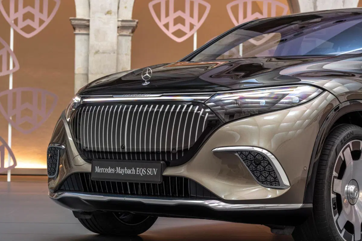 Mercedes-Maybach EQS, il prezzo parte da 200.000 euro (6)